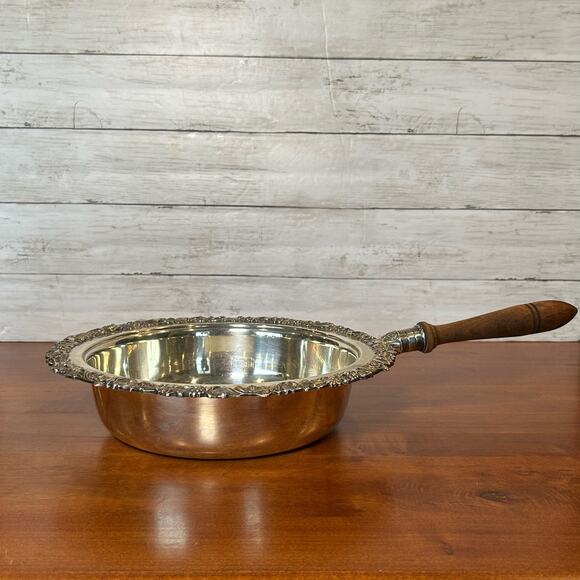 Vintage Gorham Chafing Pan Dish with Wooden Handle and Ornate Rim No lid Kitchen - Picture 1 of 8